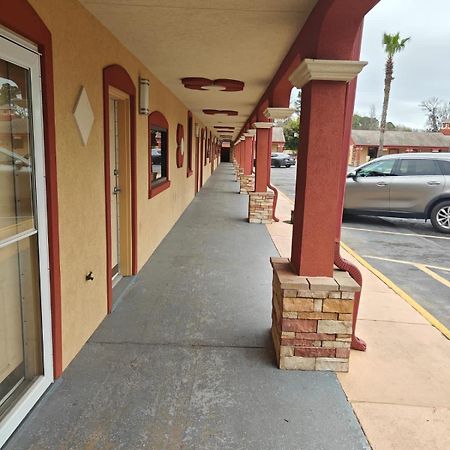 Deluxe Inn - Savannah Exterior photo