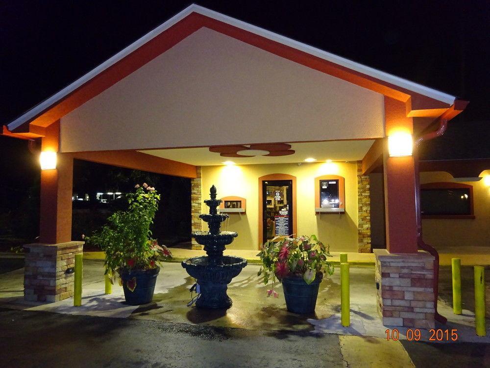Deluxe Inn - Savannah Exterior photo