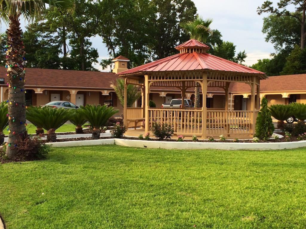 Deluxe Inn - Savannah Exterior photo